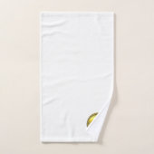 Zwart karaat man dat een zwarte trainingstas schop bad handdoek (Handdoek)