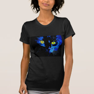 Zwart kat artistiek portret met opvallend geel E T-shirt