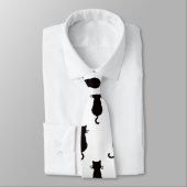 Zwart kat geïsoleerd op White Polka Dot Pattern Stropdas (Gebonden)