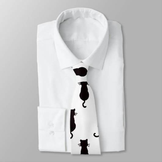 Zwart kat geïsoleerd op White Polka Dot Pattern Stropdas (Gebonden)