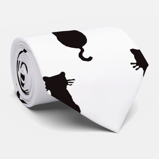 Zwart kat geïsoleerd op White Polka Dot Pattern Stropdas (Opgerold)