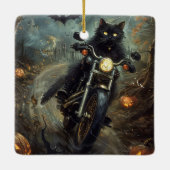 Zwart Kat Rijden Motorfiets Halloween Eng Keramisch Ornament (Achterkant)