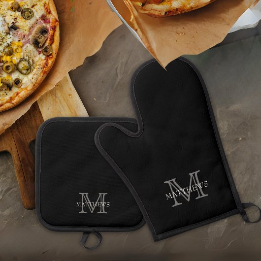 Zwart Klassiek aangepast monogram & naam Ovenwant & Pannenlap Set