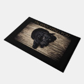 Zwart lab doormat. Ik kijk naar je. Deurmat (Schuin)