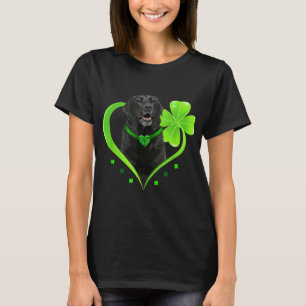 Zwart lab in Shamrock Heart St Patricks Day Gift D T-shirt