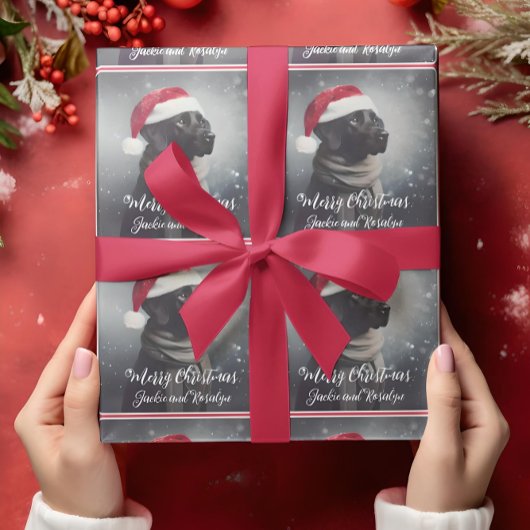  zwart lab in sjaal en kerstmuts cadeaupapier