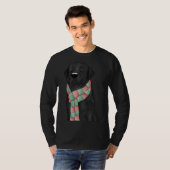 Zwart lab met kerstsjaal gemonteerd t-shirt (Voorkant volledig)