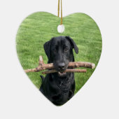 Zwart lab met twee stokken Dog Foto Keramisch Ornament (Rechts)