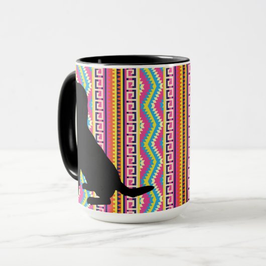 Zwart lab op Bright Aztec Stripe Mok (Voorkant links)