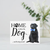 Zwart lab We hebben 'Dog Moving Announcement Post' Briefkaart (Staand voorkant)