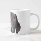 Zwart Labrador Close-up Portret Grote Koffiekop (Rechts)
