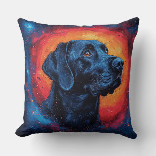 Zwart Labrador-portret in een kosmische ruimte Kussen