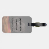 Zwart labrador rekwalvis in een mand bagagelabel (Achterkant horizontaal)