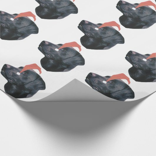 Zwart labrador Retriever Santa Hat Wrapping Paper Cadeaupapier (Hoek)