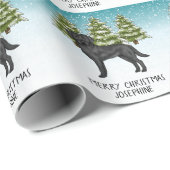 Zwart Labrador Retriever Winter Forest aangepaste  Cadeaupapier (Rol Hoek)