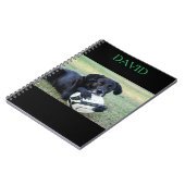 Zwart labspiraal notitieboek met aangepaste naam. (Linkerzijde)
