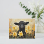 Zwart Lam En Gele Narcissen Schilderen Briefkaart (Staand voorkant)