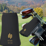Zwart leder Kijk Monogram Aangepaste naam Golfheadcover<br><div class="desc">Persoonlijke afdekking van de golfrotter. Je initialen worden geletterd in moderne,  overmaatse typografie en je kunt ook jouw naam of de naam van je golfclub toevoegen. Het ontwerp is bedrukt met een lederen getextureerde achtergrond in zwart</div>