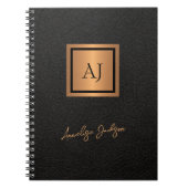 Zwart leer gouden monogram naam elegant notitieboek (Voorkant)