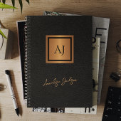 Zwart leer gouden monogram schrift naam elegant notitieboek