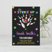 Zwart Licht Paarse Bowling Verjaardagsuitnodiginge Kaart (Staand voorkant)