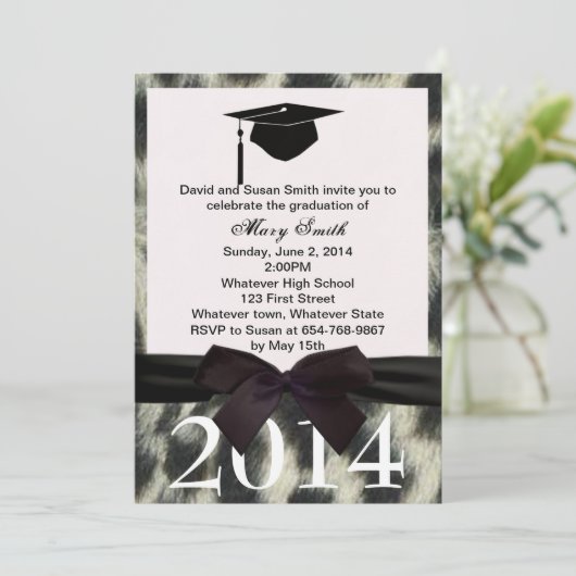 Zwart Lint Sneeuw Leopard Afstuderen Invitation Kaart (Staand voorkant)