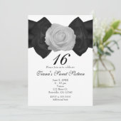 Zwart lint strik & wit rose elegante uitnodigingen (Staand voorkant)