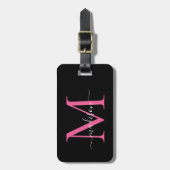 Zwart Magenta Roze Monogram Script Naam Stijlvol Bagagelabel (Voorkant verticaal)