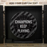 Zwart Man Cave Quote Dartbord<br><div class="desc">Black Man Cave Quote Dart Board heeft een zwart en grijs modern strepenontwerp met een inspirerend quote "Winners never stop" voor die competitieve spelers - een perfect cadeau voor hem, je man of je vader. Verander de prijsopgave als je wilt met de sectie "Deze sjabloon personaliseren". Origineel kunstwerk van Kardz...</div>