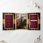 Zwart Marmer Goud Glitter Bourgogne Rood Bruiloft Drieluik Uitnodiging (Binnen)