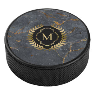 Zwart Marmer Gouden Badge Monogram Hockey Puck