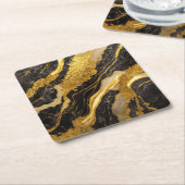 Zwart marmeren patroon met goud kartonnen onderzetters (Schuin)