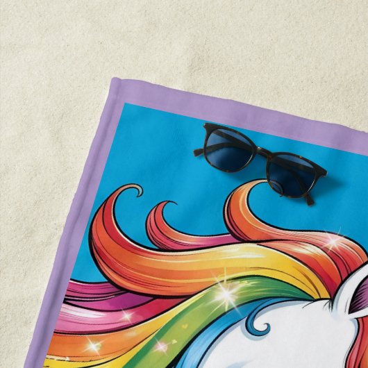 Zwart meisje eenhoorn zwemmen strandlaken (In situ)