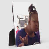 Zwart meisje wat meme fotoplaat (Zijkant)