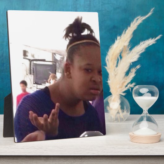 Zwart meisje wat meme fotoplaat (Zijkant)