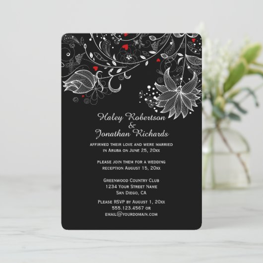 Zwart met Abstracte witte bloemen rode harten Kaart (Staand voorkant)