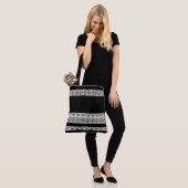 Zwart met kleurrijk patroon tote bag (Op model)