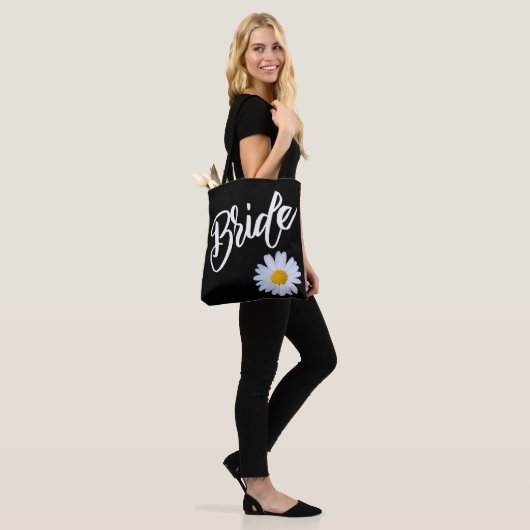 Zwart met White Daisy Bride Tote Bag (Op model)