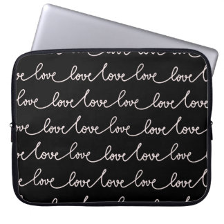 ZWART MET WIT LIEFDESSCRIPT LAPTOP SLEEVE