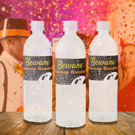 Zwart met witte spinnenwebben en schattige moderne waterfles etiket