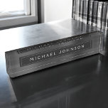 Zwart Metallic Folie Modern Custom Professional Naambordje<br><div class="desc">Black Folie Metallic Stainless Steel Minimalist Business Name Bord met witte lettertypografie voor het monogram. Het zwarte Moderne en Elegant Bord van de Bedrijfs van de Naam van de Metaal van de Folie Metal kan met jouw naam worden aangepast. Neem contact op met de ontwerper voor aangepaste overeenkomende objecten.</div>