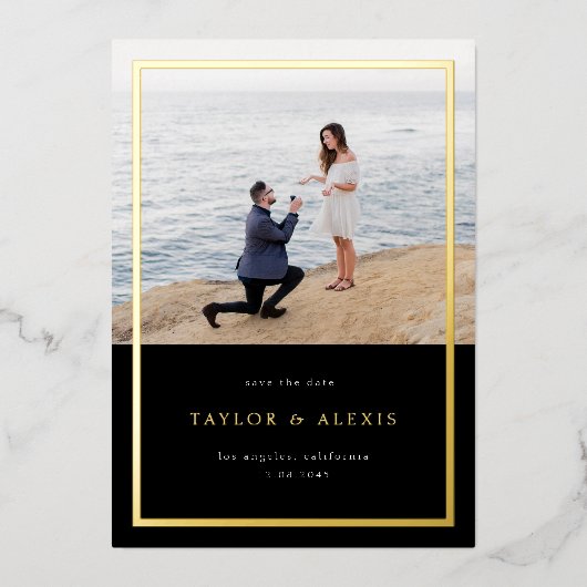 Zwart minimalistisch Lijst Foto slaat de datum gou Folie Uitnodiging (Voorkant)
