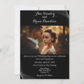 Zwart Minimalistisch Modern Fotobruiloft Kaart (Voorkant)