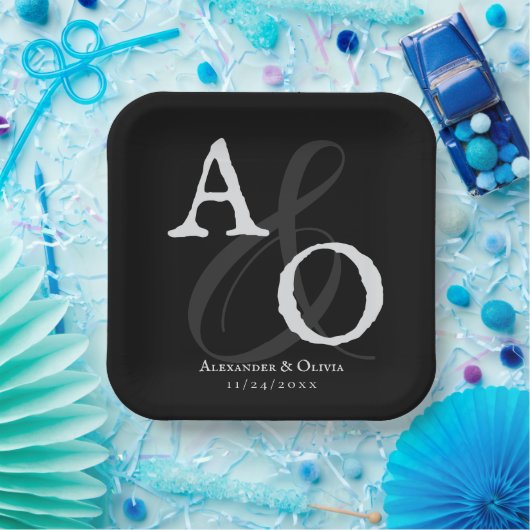 Zwart minimalistisch monogram bruiloft papieren bordje (Feest)