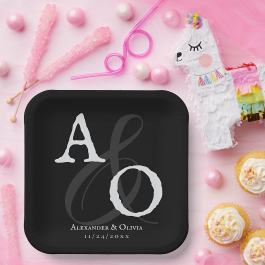 Zwart minimalistisch monogram bruiloft papieren bordje (Feest)