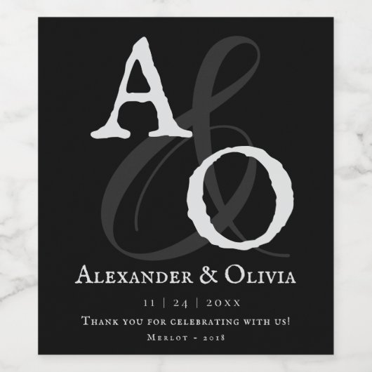 Zwart minimalistisch monogram bruiloft wijn etiket (Enkel label)