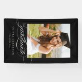 Zwart Modern Elegant Script Afstuderen Photo Party Spandoek (Horizontaal)