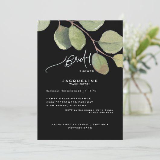 Zwart Modern Eucalyptus Bruidsdouche uitnodiging (Staand voorkant)
