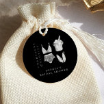 Zwart Modern Lingerie Vrijgezellenfeest Bedankjes Labels<br><div class="desc">Black Modern Lingerie Vrijgezellenfeest Favor Tags Maak je klaar om een scheutje sass toe te voegen aan je bruidsbash met deze Black Modern Lingerie Shower Invitation! Het is de ultieme mix van chique en speels, ideaal voor een lingerie thema vrijgezellenfeest of vrijgezellenfeest. Het strakke zwarte ontwerp zet een verfijnde toon,...</div>