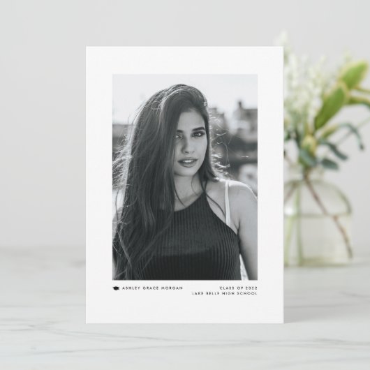 Zwart Modern Minimalistisch foto Afstuderen Aankondiging (Staand voorkant)